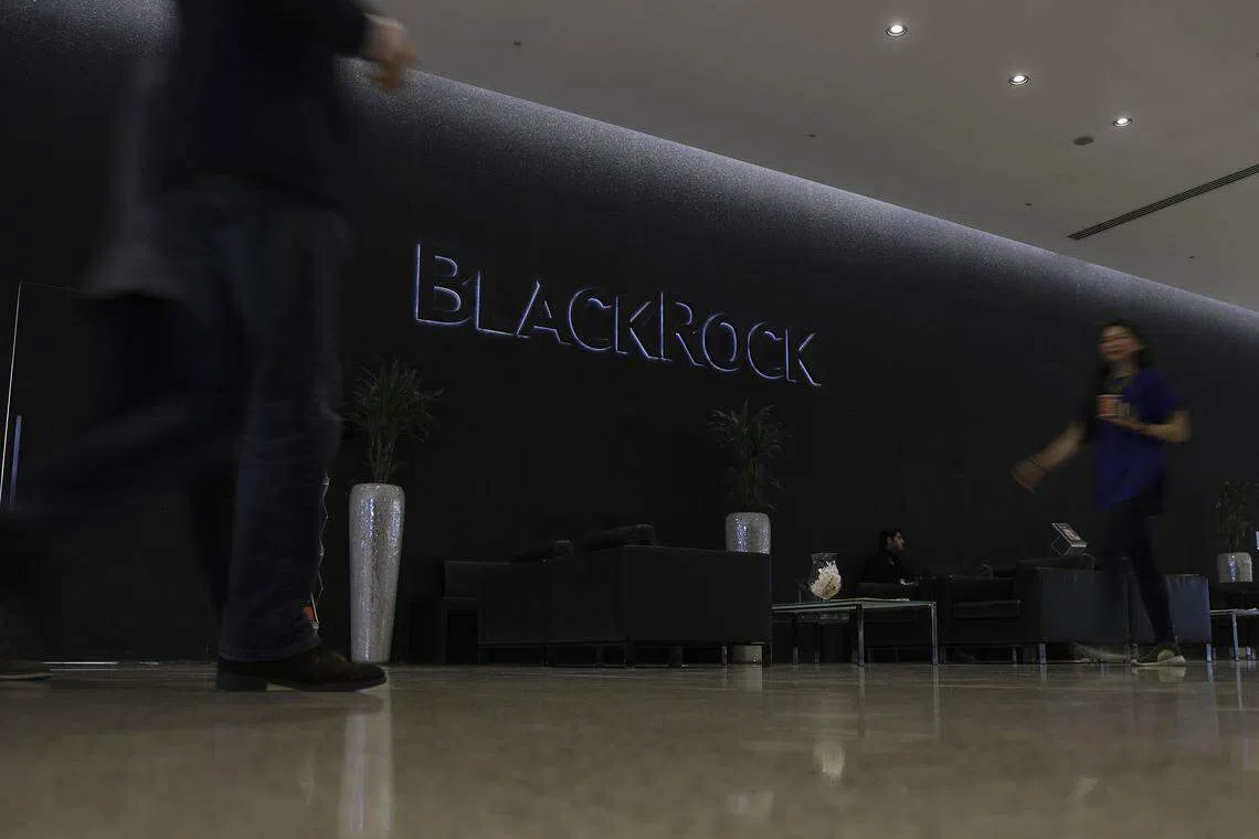 The government hired BlackRock to sell the collapsed banks’ securities earlier in April, highlighting the firm’s role as an adviser to regulators in times of financial peril.