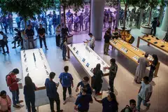 The devices are going on sale in about 40 countries in its first wave, including in Australia, Hong Kong, mainland China, the US, UK and France. 