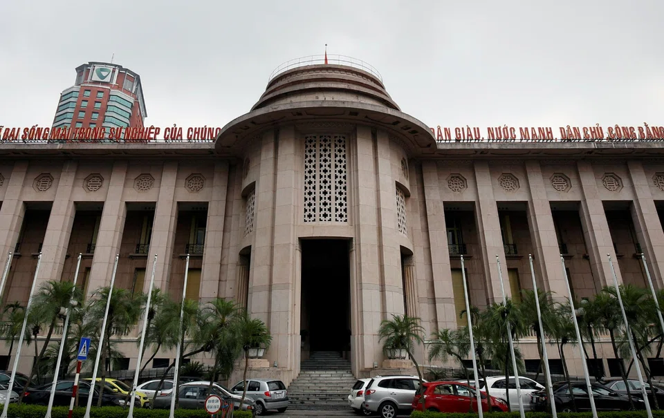 State Bank of Vietnam (SBV) has held three meetings with more than a dozen banks this week, to address “difficulties” for some lenders to access sufficient liquidity and about deposits in the system, one of sources said.