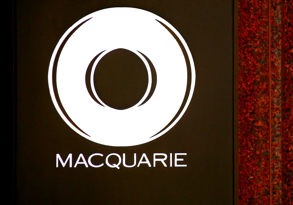 Macquarie owns more than a 26 per cent stake in Cadent and is in early talks to sell a 5 per cent stake.