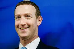 Mark Zuckerberg’s biggest one-day increases in net worth are US$12.5 billion on Feb 2, and US$11 billion about a year ago. 