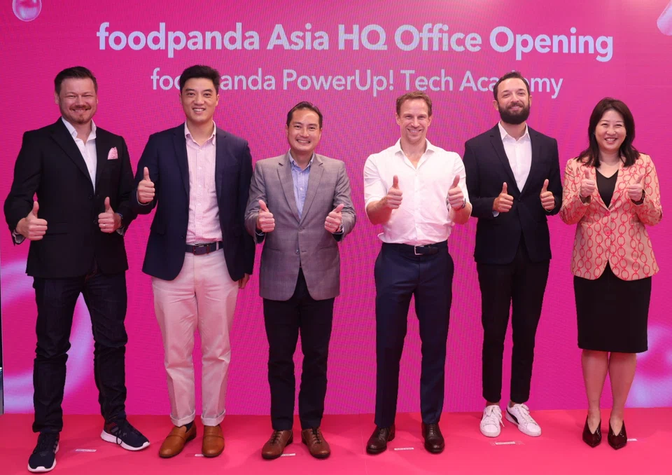 From left: Ingo Laubender, vice-president for people and corporate tech at foodpanda; Lawrence Wen, managing director of foodpanda Singapore; Senior Minister of State Tan Kiat How; Jakob Angele, chief executive of foodpanda; Pedram Assadi, chief operating officer of foodpanda Asia-Pacific.