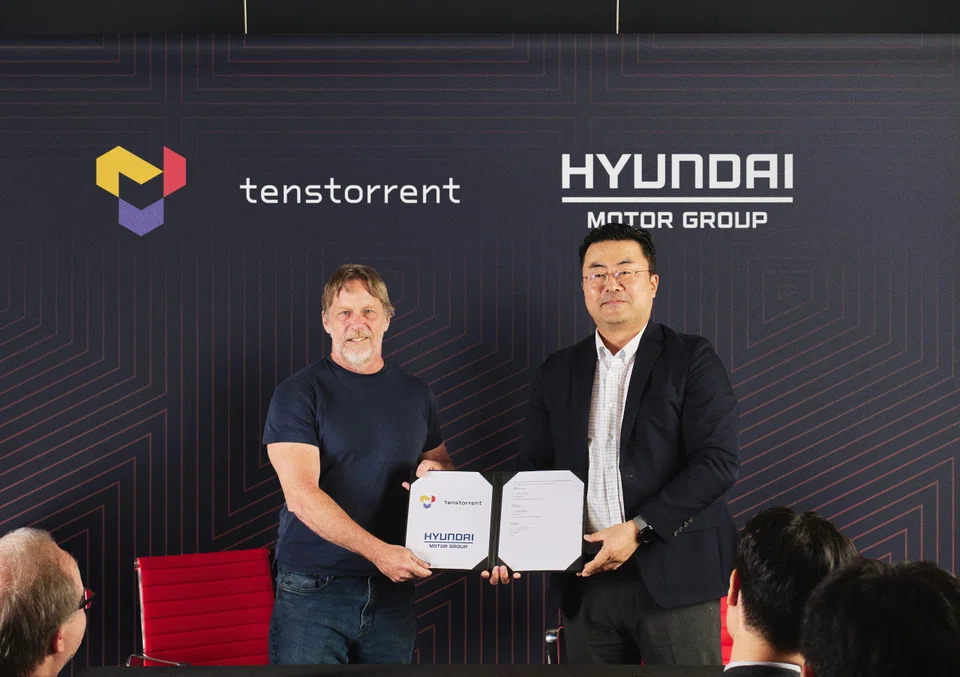 Tenstorrent's Jim Keller (left) and Hyundai's Heung-soo Kim. The Canadian startup raised US$30 million from Hyundai and US$20 million from Kia, with the remaining US$50 million coming from Samsung’s Catalyst Fund and other investors including Fidelity Ventures, Eclipse Ventures, Epiq Capital and Maverick Capital, among others.