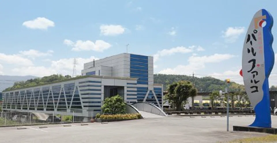 Pearl Falco's Ise gallery is the go-to place for domestic tourists shopping for Akoya pearls, famous for their near-perfect roundness and mirror-like lustre.