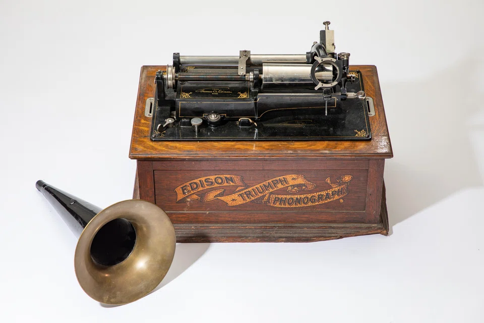 Wax cylinders were traditionally played on a phonograph, where, similar to a modern record player, a stylus followed grooves in the wax and translated the information into sound. 
