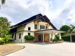 At S$39.9 million, the 10,600 sq ft house, sitting on 21,293 sq ft of land, is valued at about S$1,874 psf  of land.