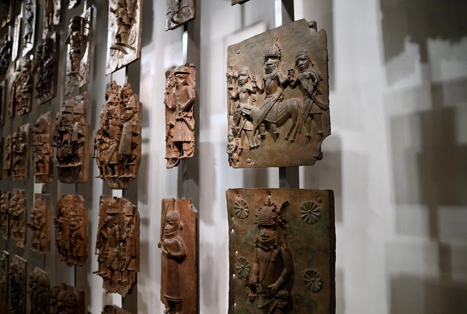 The Smithsonian Institution, the Metropolitan Museum of Art and the German government announced they were returning scores of sculptures, plaques and ornaments, known as the Benin Bronzes, that British soldiers had plundered in 1897 from Benin City, in what is now Nigeria. 
