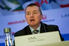 Iata director-general Willie Walsh says  the near-term outlook remains positive even as the aviation industry faces new headwinds, such as high oil prices, inflation and workforce shortages.