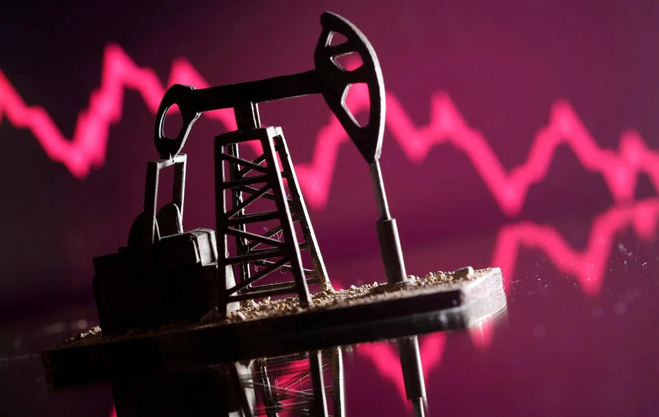 Brent crude futures settled US$2.07 lower, or 2.5 per cent, to US$79.54 a barrel on Wednesday. 