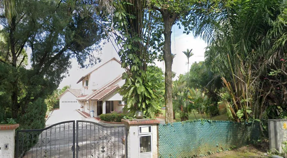 The old freehold bungalow in Astrid Hill is next to another old bungalow that Ng Keng Sing bought last year. Both properties are in the Queen Astrid Park Good Class Bungalow area.