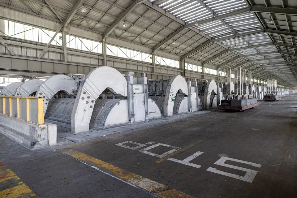  Emirati exports to Indonesia are mostly petroleum gases and non-crude oils, iron and non-alloy steel, according to the Observatory of Economic Complexity.