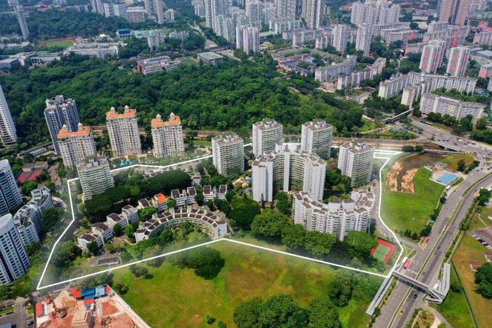 The massive 893,218 sq ft Pine Grove condominium is located off Ulu Pandan Road