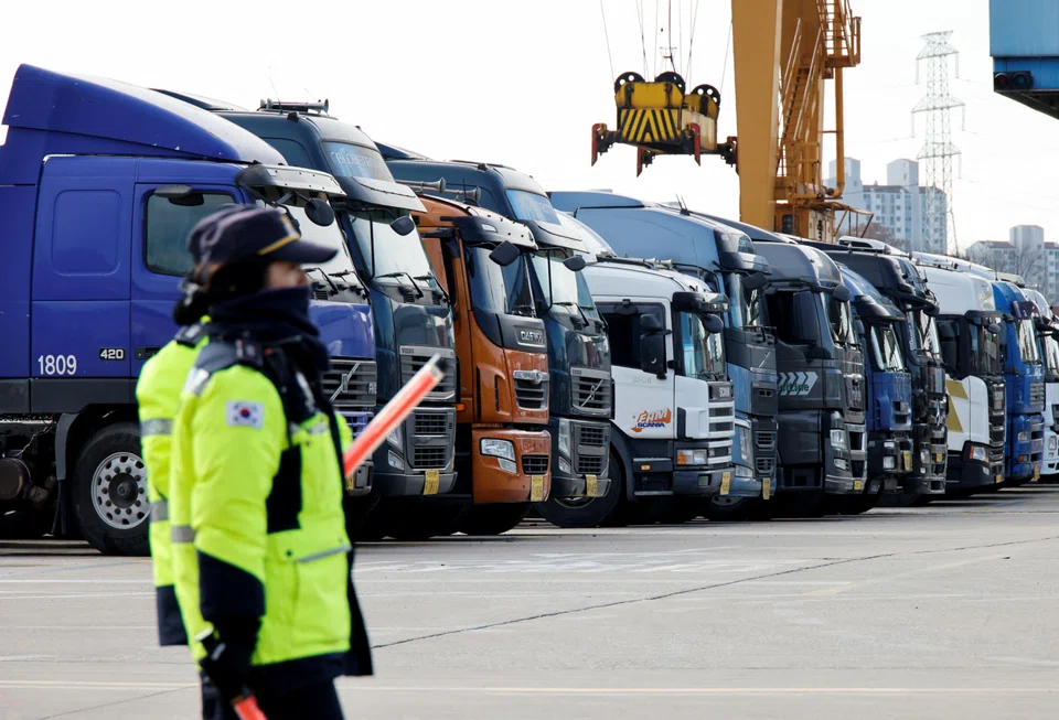 Tens of thousands striking truckers are demanding a minimum wage programme be permanent and broader. 