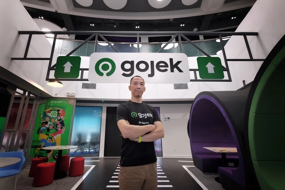The latest extension to end-2022 “will provide much-needed earnings protection and security” for drivers, said Lien Choong Luen, general manager of Gojek Singapore. 