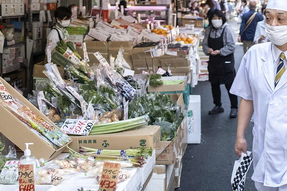 Japan's core consumer prices posted their biggest jump in 7 years in April, official data showed Friday, as global commodity prices soared and the yen slumped against the dollar. 