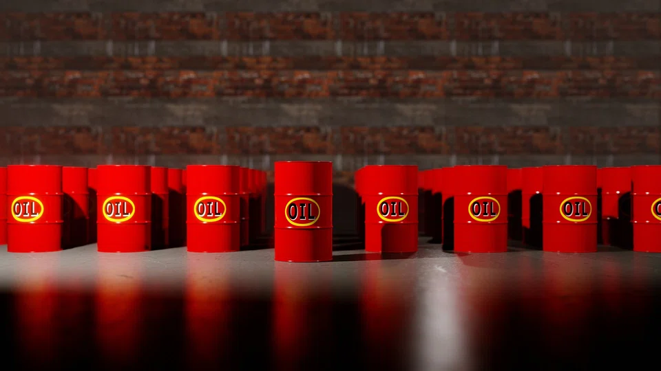 An exposure to commodity futures could help to diversify a portfolio and hedge against inflation. But for production-weighted ETFs investing in futures contracts, energy has by far the largest weight of typically over 50 per cent.