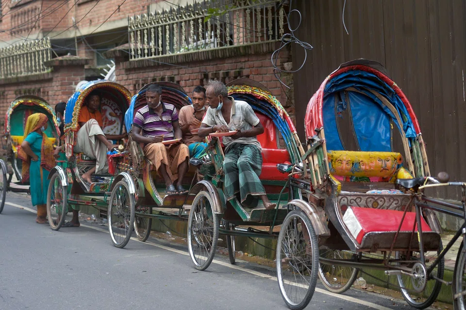 Bangladesh is hoping to inscribe the art of painting the three-wheeled rickshaws that ply its capital’s streets, contributing to a “roving exhibition of paintings” that is an “emblematic feature of urban life in Dhaka”.