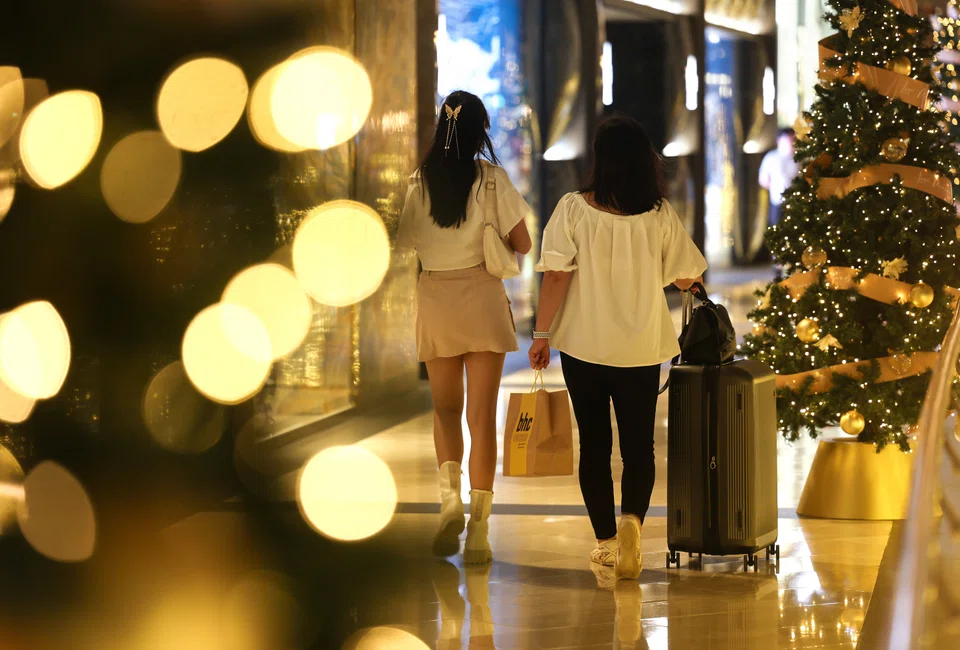 Typically, retailers in malls see their sales rise in a linear fashion from October to December, in the lead-up to year-end festivities.