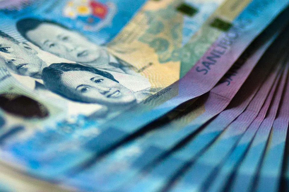 Bonds for the general public are typically offered in small denominations of 5,000 pesos, making them accessible to a large base of savers seeking higher returns than bank deposits.