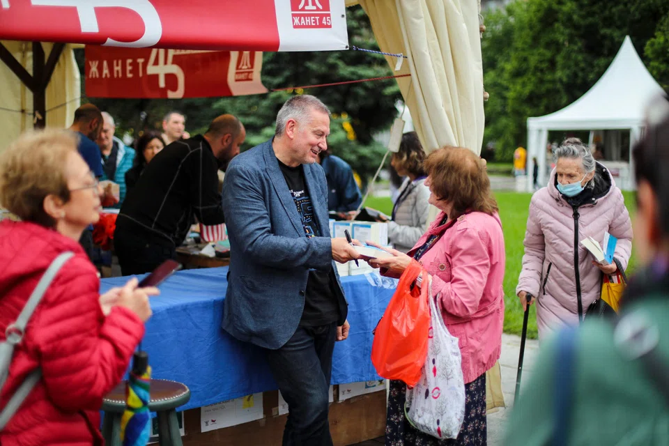 Bulgarian writer Georgi Gospodinov says he came up with the idea for 'Time Shelter' after witnessing societies' glorification of the past.
