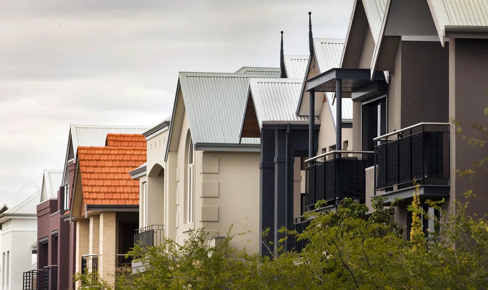 About 63 per cent of respondents expected mortgage rates in Australia to rise over the year ahead, up from 48 per cent in September.