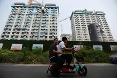 The survey came as distressed Chinese property developers struggle to negotiate with creditors to extend repayments. 