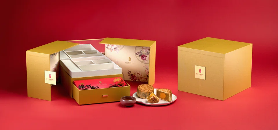 Peach Garden's Special Edition Golden Mirror Box.