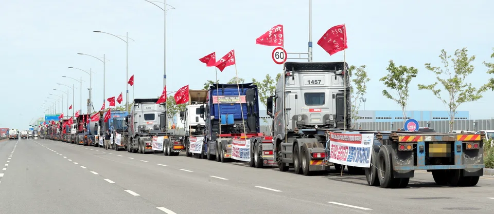 About 7,200 members or roughly 30 per cent of the Cargo Truckers Solidarity union are on strike.