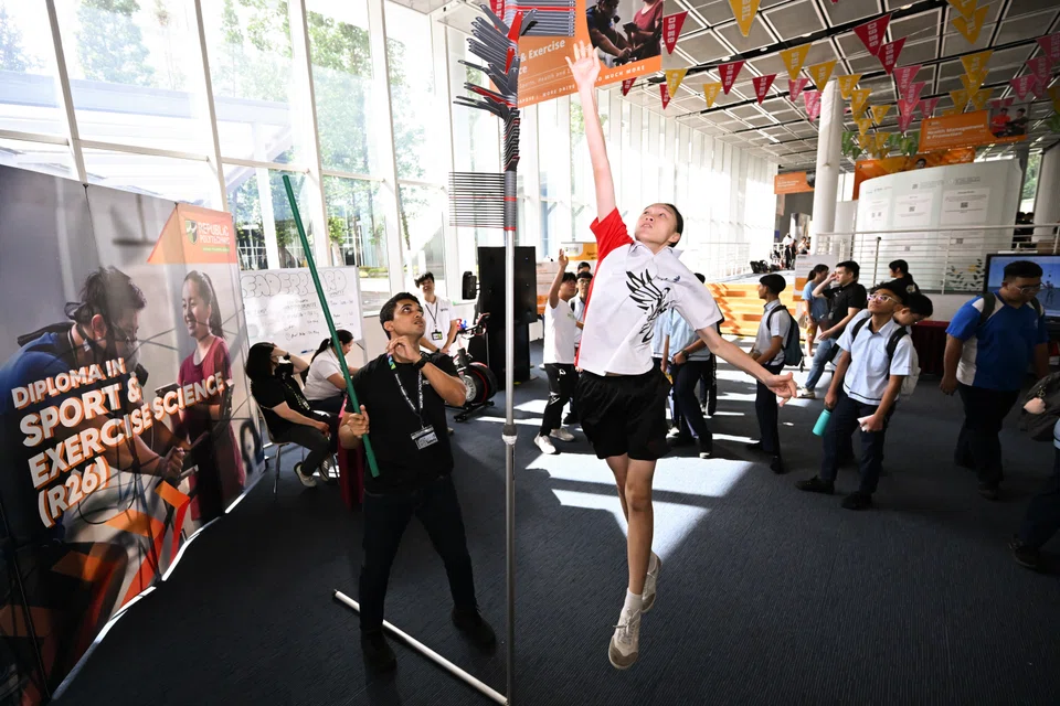 Singaporeans aged 40 and above will receive full government subsidies to pursue a second diploma at polytechnics, the Institute of Technical Education, and arts institutions.