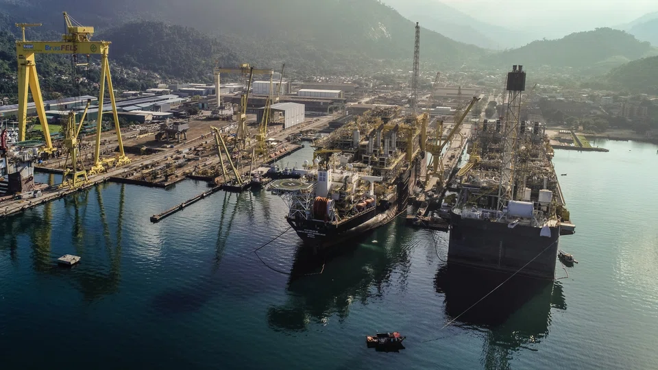 The decades-long anticipated merger of home-grown offshore and marine giants Keppel O&M and Sembmarine is finally in the works and will create a global offshore powerhouse valued at S$8.7 billion to tap the green energy boom.