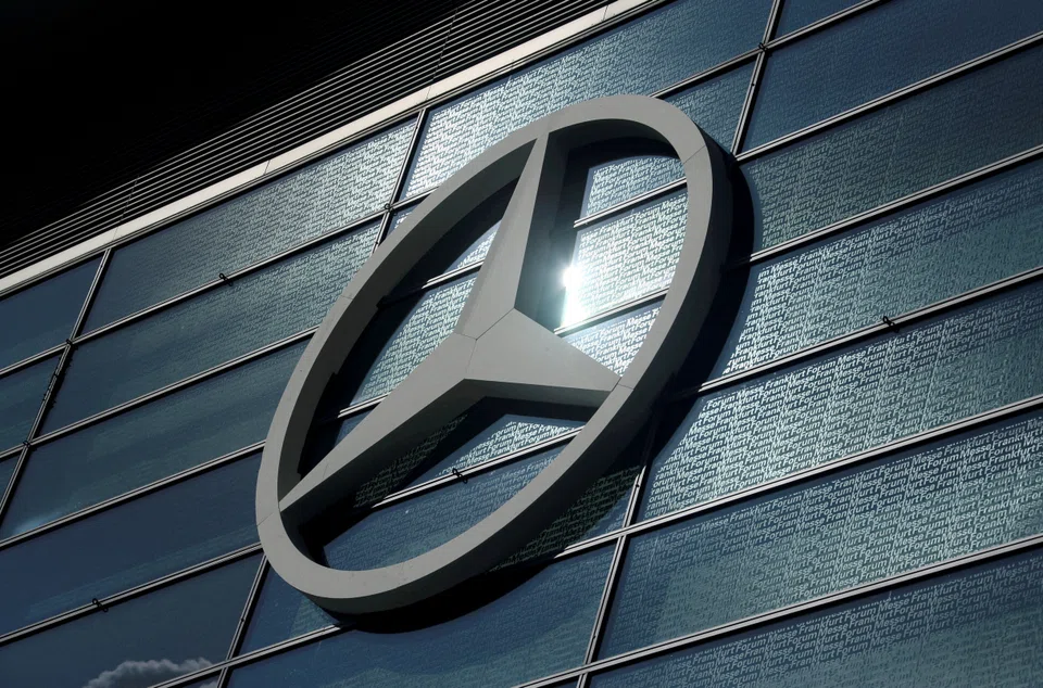 The deal allows the luxury carmaker to supply its battery partners with raw material, starting in 2026, including a qualification period, in order to rapidly scale up production of fully electric vehicles, Mercedes-Benz said in a statement. 