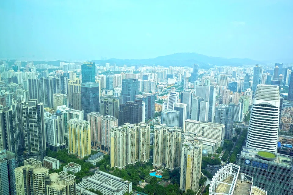Guangzhou, capital of southern Guangdong province, will commence 319 major projects in the first quarter of this year.