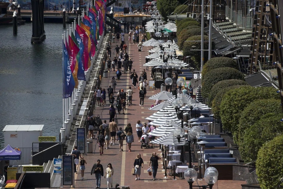 Figures from the Australian Bureau of Statistics on Thursday showed net employment jumped 61,500 in November from October, when they rose a revised 42,700. 