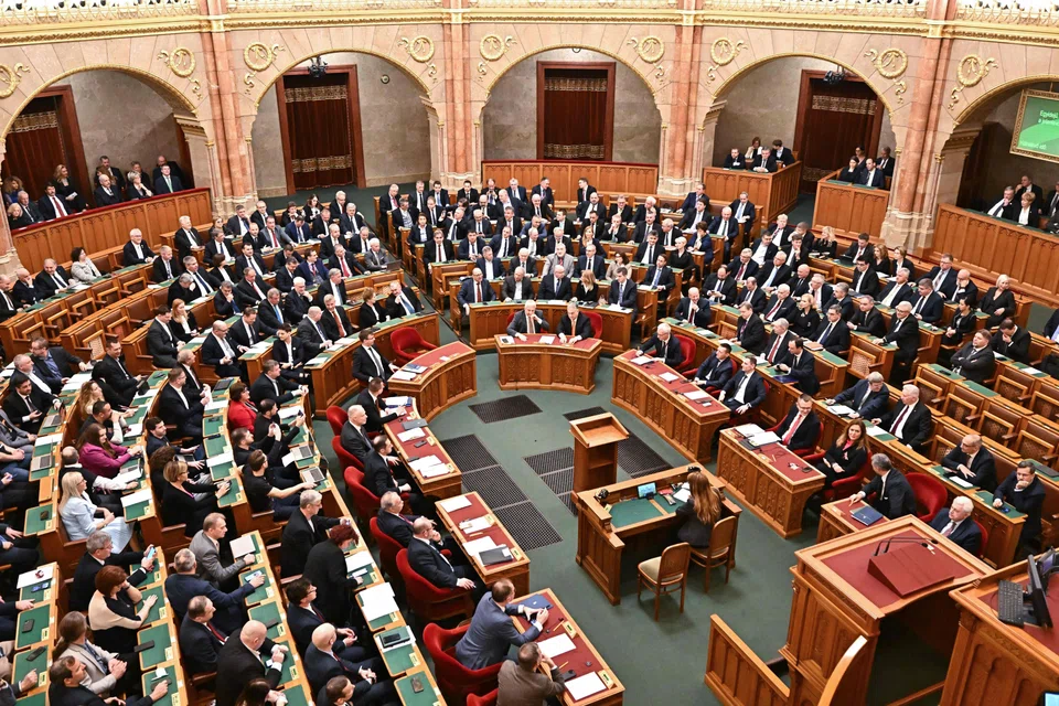 The Hungarian parliament ratifies Sweden's membership of Nato, the final step for the Nordic country keen to join the Atlantic Alliance since the Russian invasion of Ukraine. 