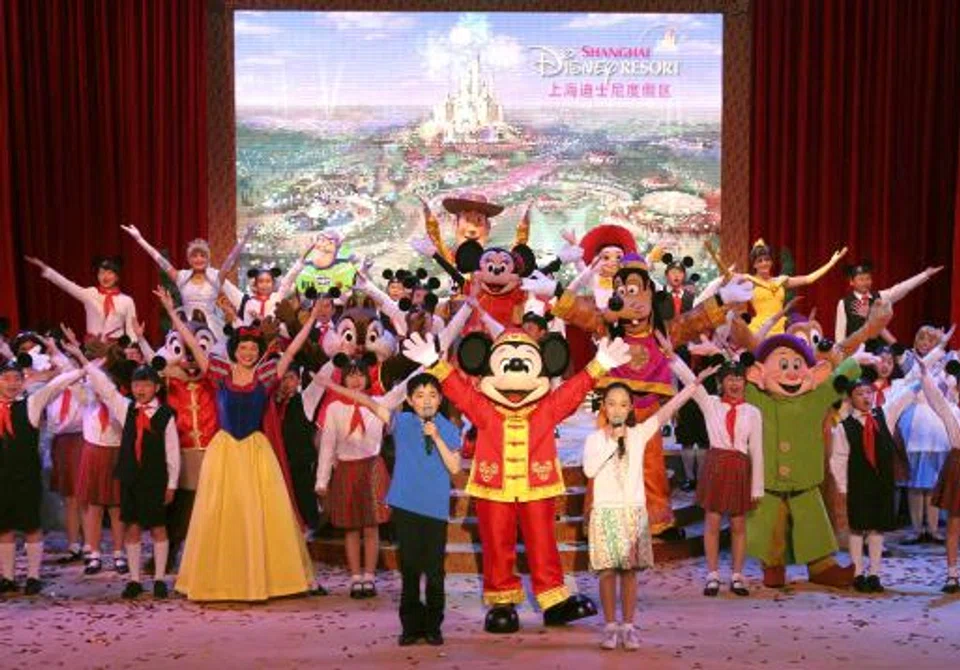 Videos circulating on China’s Weibo platform on Monday (Oct 31) showed people rushing to the park’s gates, which were already locked.