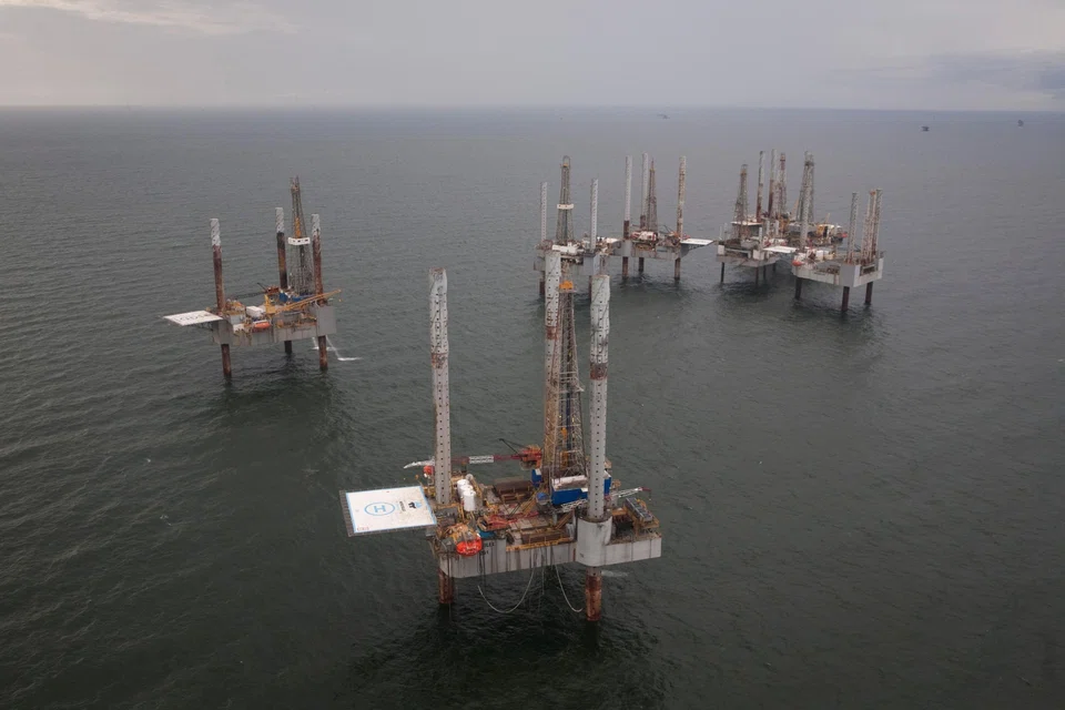 There are some 14,000 unplugged oil and gas wells that are either officially idle or have been inactive for at least five years in the waters off the southeastern coast of the United States. 