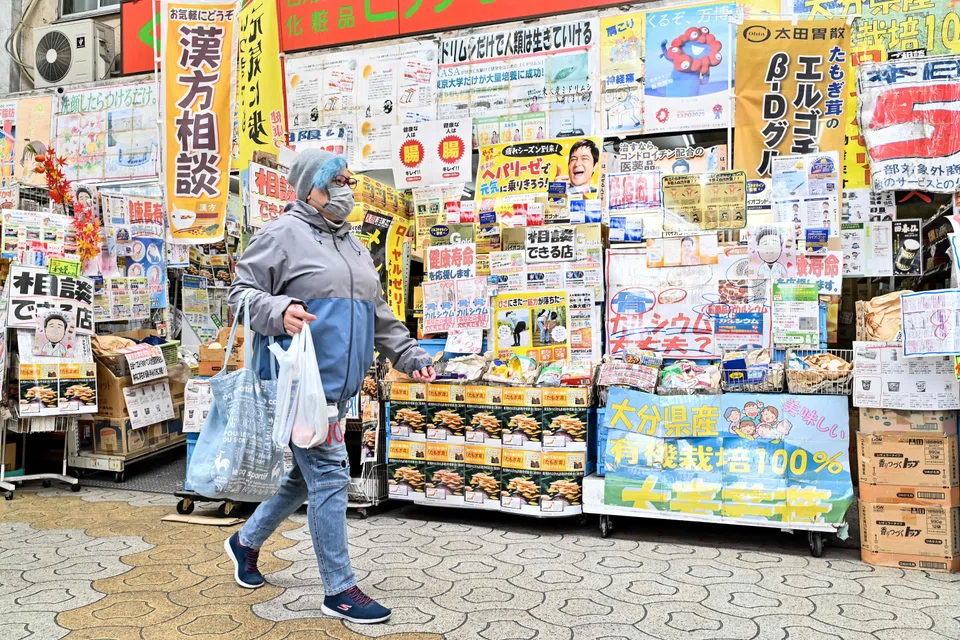 Japan’s economy expanded an annualised 0.4 per cent in the final quarter of last year, narrowly averting a technical recession as robust capital expenditure offset weaknesses in consumption.