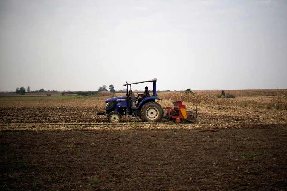 Central China Real Estate is offering to pay farmers as much as 160,000 yuan (S$33,082) for their wheat to offset down payments for homes in its River Mansion residential project in Shangqiu, a city in Henan province.