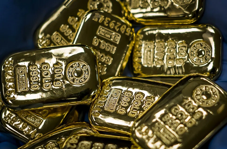 Gold prices fell on Monday due largely to a stronger greenback as investors ready themselves for more interest rate hikes by the Fed and other central banks during the week as they seek to rein in higher inflation. 