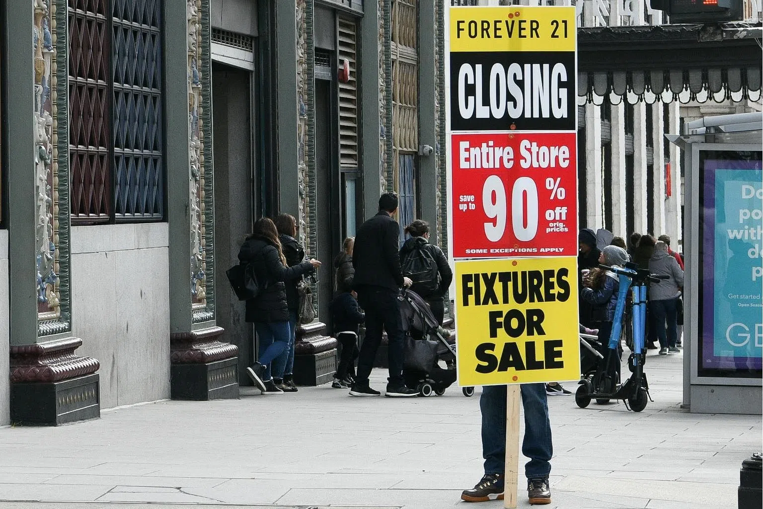 Simon Property, Authentic Brands consider buying bankrupt Forever 21