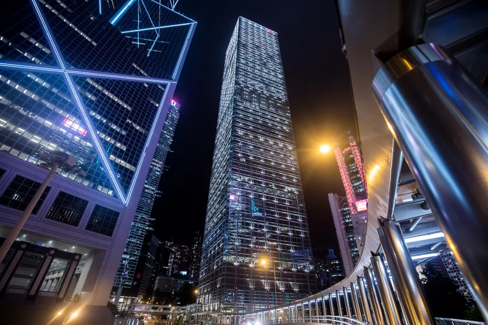 Billionaire Li Ka-shing’s trophy asset at Cheung Kong Center is about 25 per cent vacant, while his latest project underway across the street with sweeping views of Victoria Harbour has signed up one tenant.
