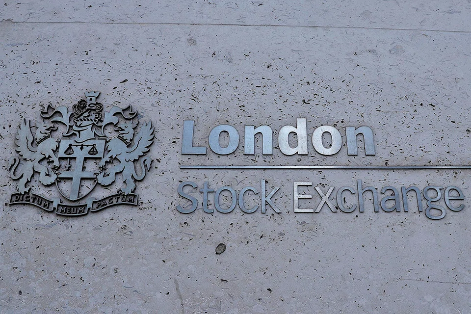 London's benchmark FTSE 100 index of major blue-chip companies rose 0.3 percent to 7,328.86 points, compared with the closing level on Monday.