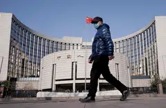 The PBOC said that in addition to supporting the real economy, banks should enhance credit support for small- and micro-enterprises, green development, scientific and technological innovation and other fields. 