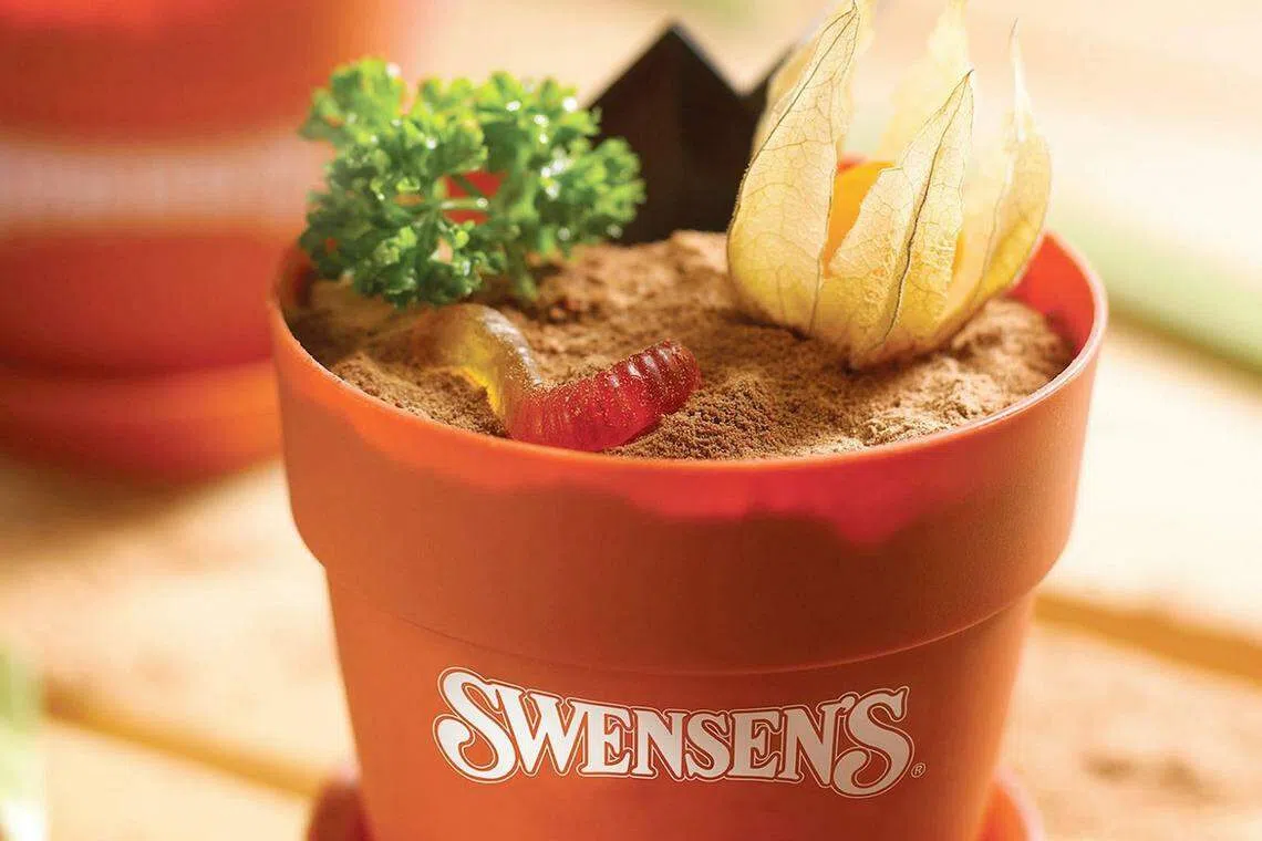 Owner of Swensen's to acquire Chilli Padi catering group