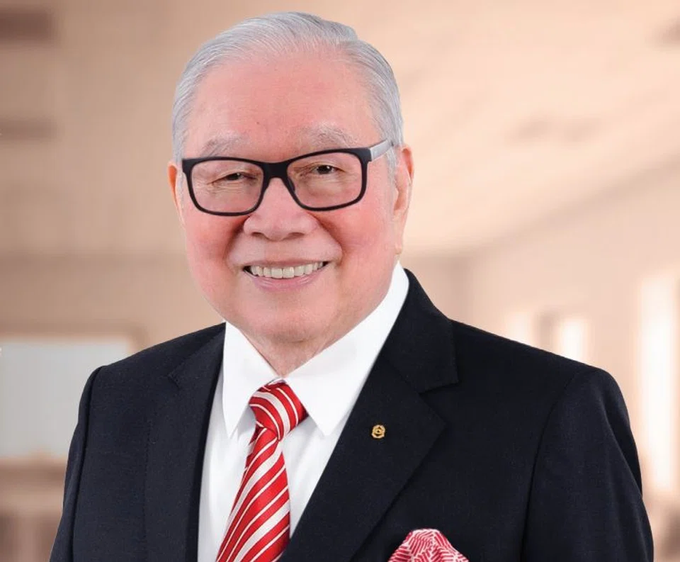 Teh Hong Piow founded Public Bank in 1965 at the age of 35. In 2019, he was named chairman emeritus, after retiring as the non-executive chairman of the group in 2018. 