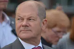 Chancellor Olaf Scholz has been subject to a barrage of open letters on the issue of how Germany should position itself in the Russia-Ukraine war. 