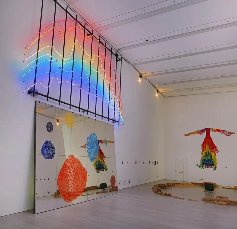 Sarkis’ solo show at Arter museum looks back at his long practice, with highlights of his best large-scale installations. 