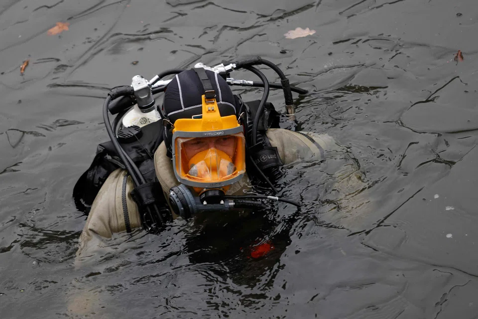 The initial haul included a diamond-encrusted dagger, a pearl necklace, and dozens of other pieces estimated by German media to be worth more than US$1 billion.