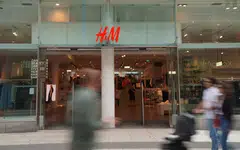 The sales decline deals a blow to hopes that H&M is turning its performance around after lagging behind Inditex, as a cost-of-living crisis curbs shoppers’ spending.