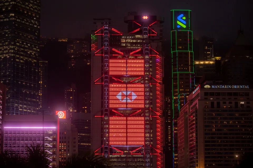 Smarting from HSBC Holdings's move to scrap its dividend during the height of the pandemic, the bank's largely silent mass of retail shareholders in Hong Kong is warming up to the idea of a breakup. 